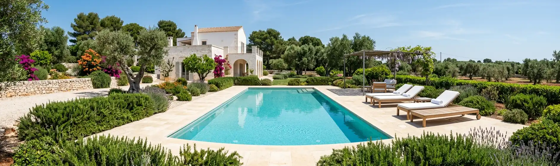Well-maintained private villa pool and garden in Salento