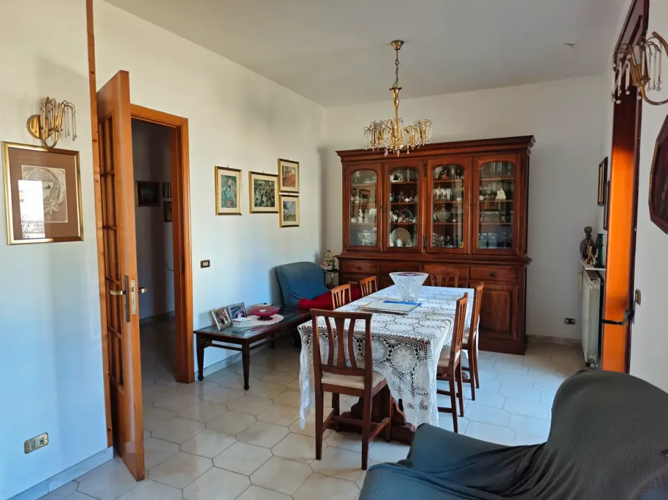 Exclusive outdoor space of the apartment to renovate for sale in Lecce, Via Massaia
